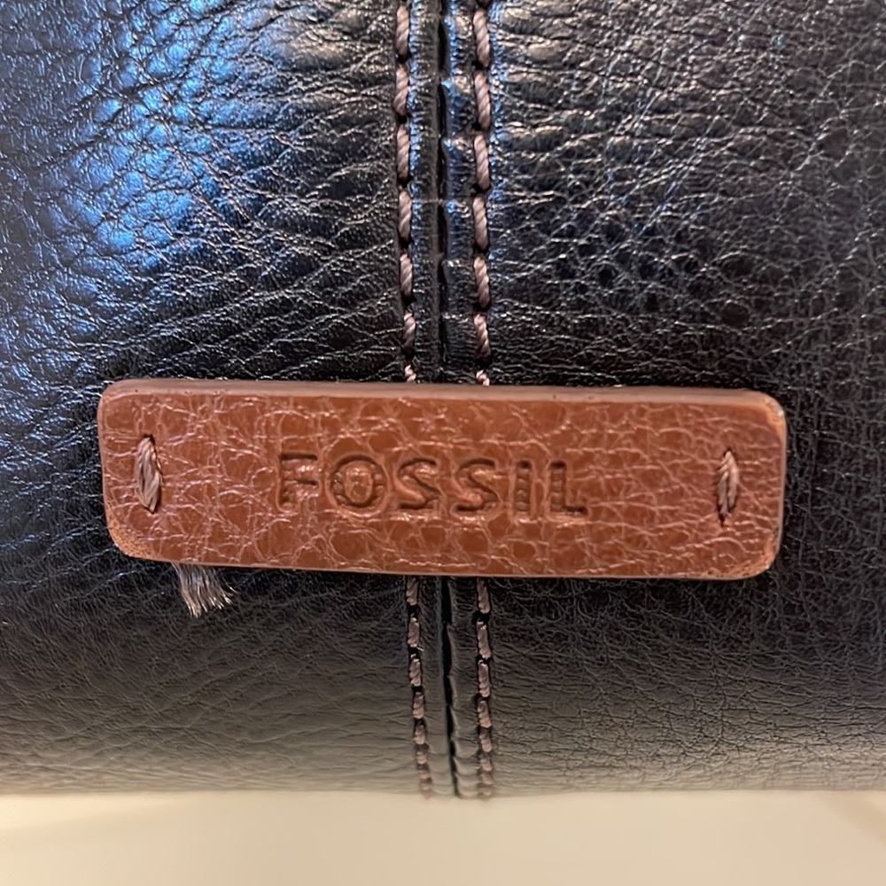 Fossil Leather Crossbody - Picture 5 of 11